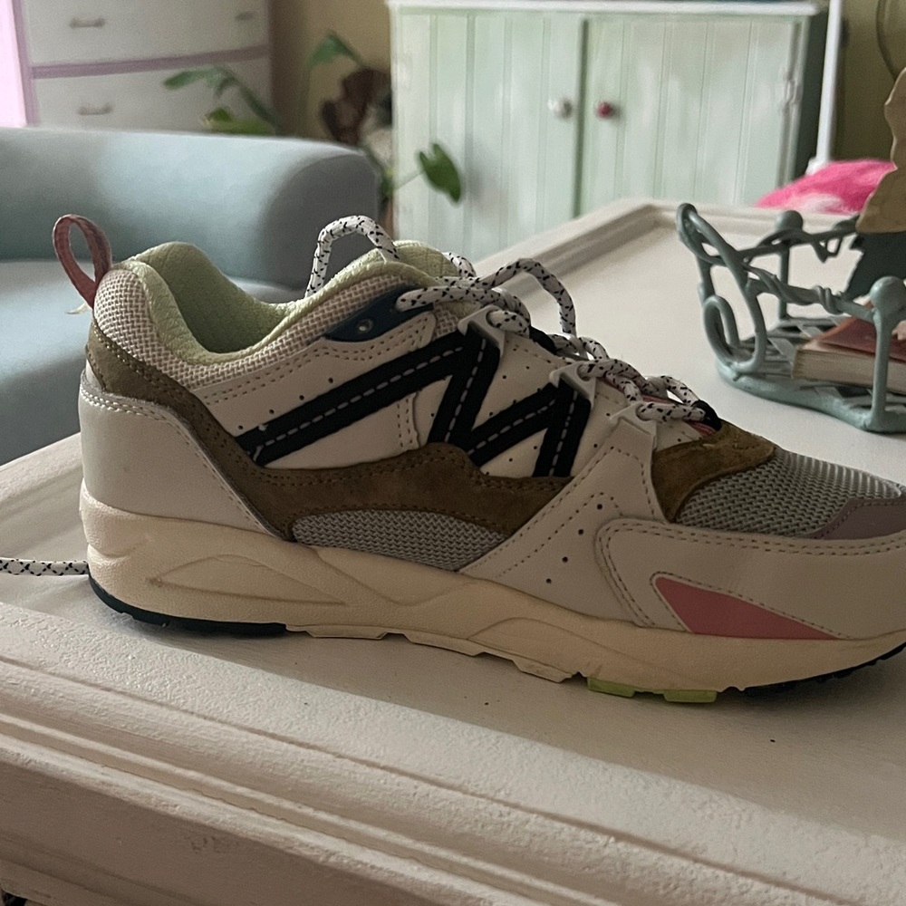 Karhu  Fusion 2.0 Unisex Sneakers in Light Green
